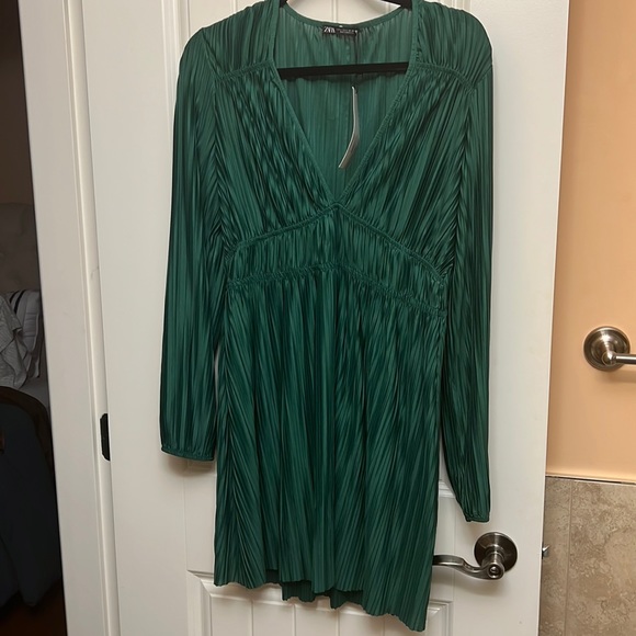 Zara Green V-neck Dress - Picture 1 of 7